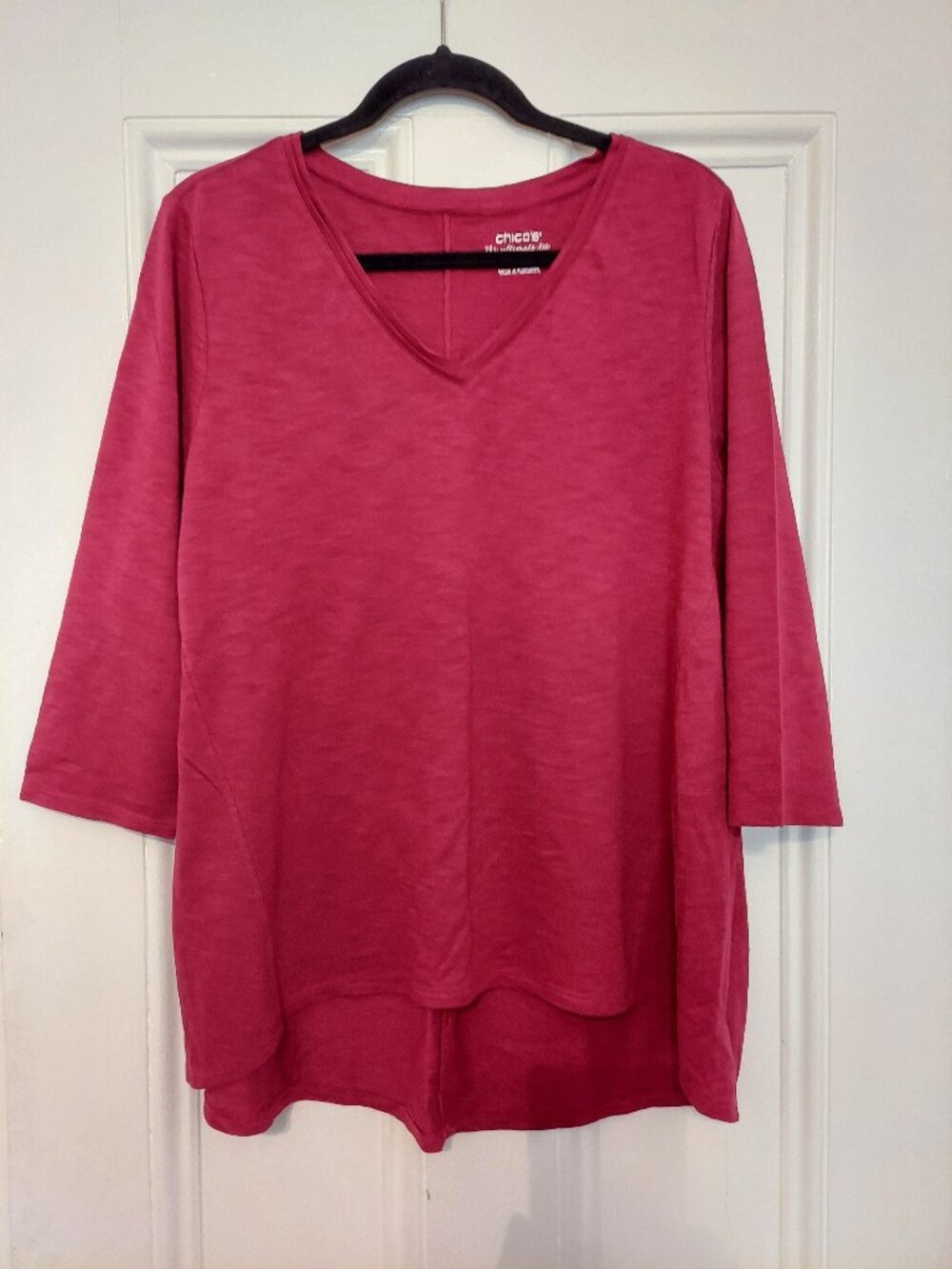 NWOT Chico's V Neck 3/4 Sleeve High Low Tee in Burgundy size 2 (12/14)